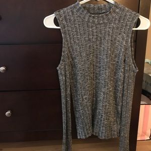 American eagle cold shoulder top